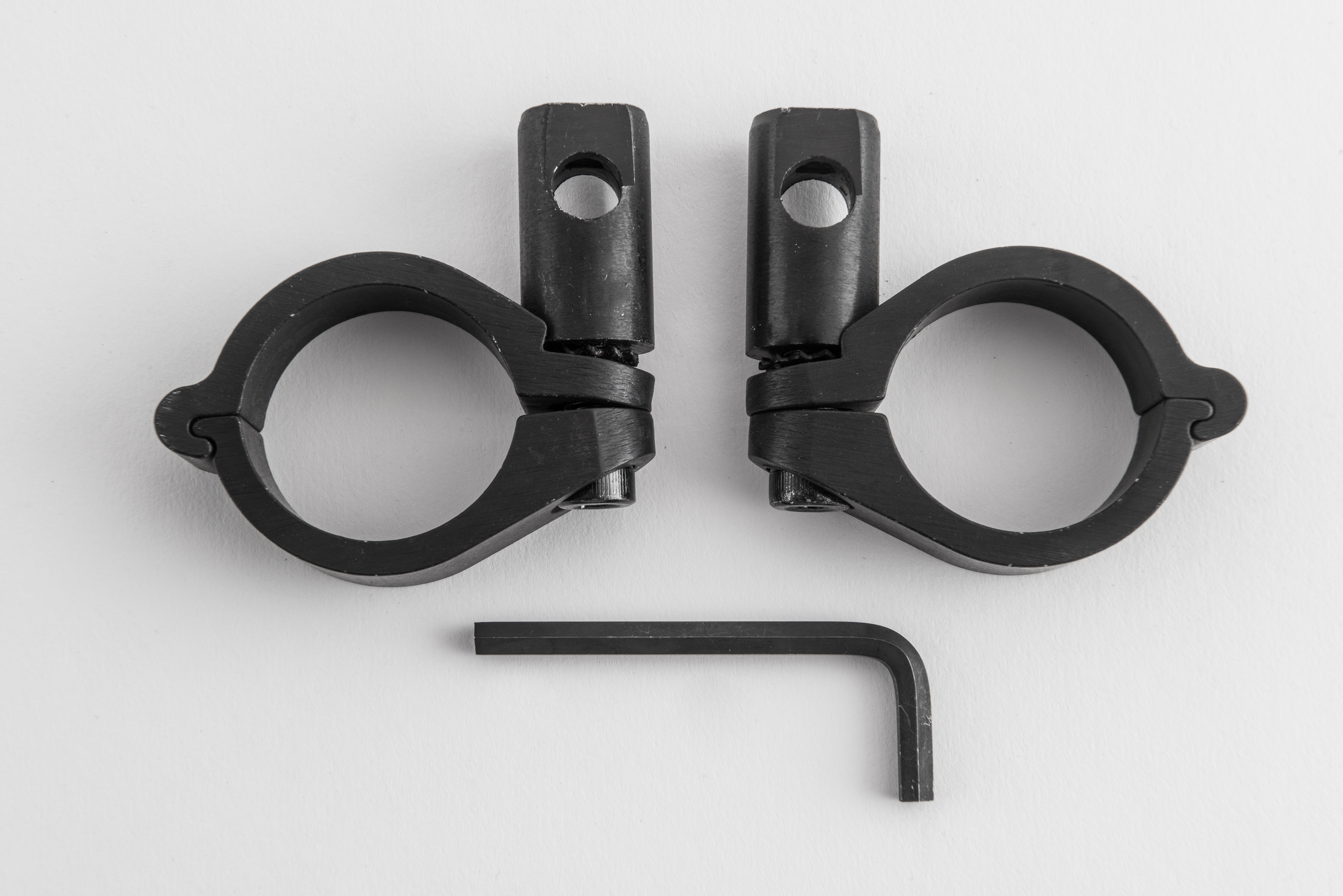 Slipstreamer S-1.50-C 1 1/2in. Round Handlebar Clamp Kit for Tombstone Windshield - Optional