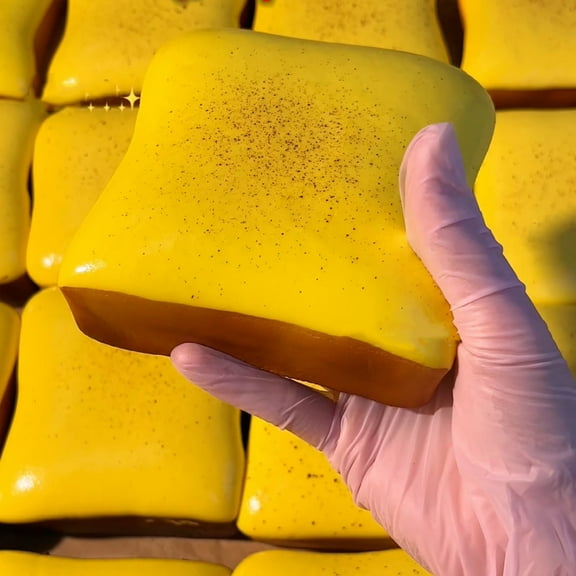 Slow Rising Squeeze Toys for Stress Relief Adults, Sensory Stress Balls for Anxiety Relief Home, Cute Berry Fidget Squeeze Balls for Women Men