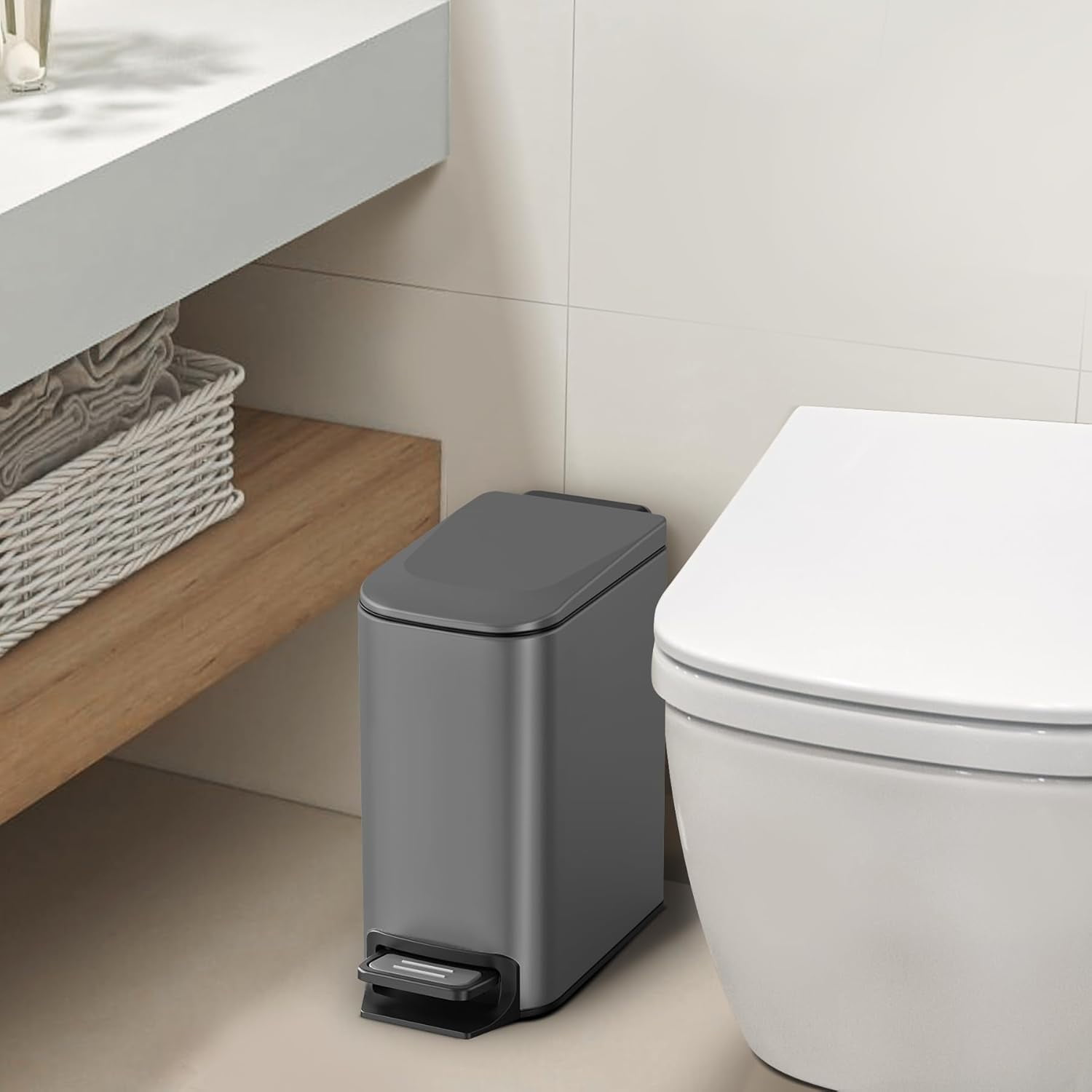 Small Bathroom Trash Can with Lid Soft Close, Step Pedal, 6 Liter / 1.6 ...