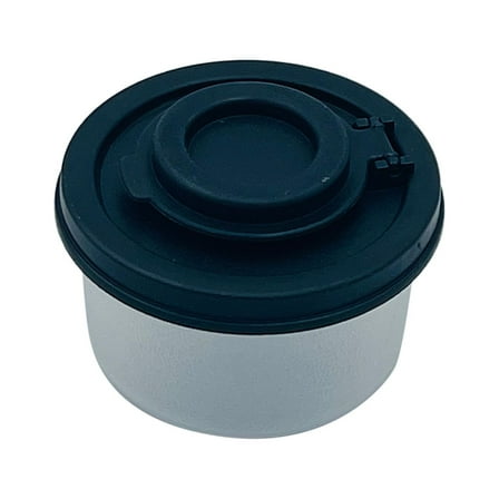 Small Salt And Pepper Shakers For On The Go, Mini Shaker Set For Salt And Pepper With Lid To Take With You, Perfect For Travel, Camping And To-Go Salt Shakers, Salt and Pepper, 1 Pcs, 2.17x1.77x1.57"