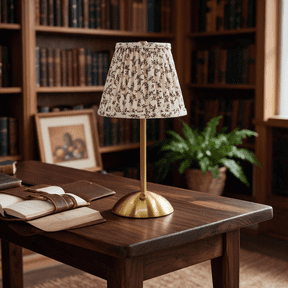 Small Vintage Cordless Table Lamp with Fabric Shade, Rechargeable Battery Operated Lamp, Floral Bedside Nightstand Lamp for Bedroom, Living Room, Coffee Table, Bookshelf, White