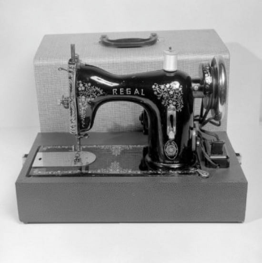 Small sewing machine Canvas Art - (18 x 24)