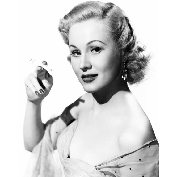 Smart Girls Don'T Talk Virginia Mayo 1948 Photo Print (8 x 10)