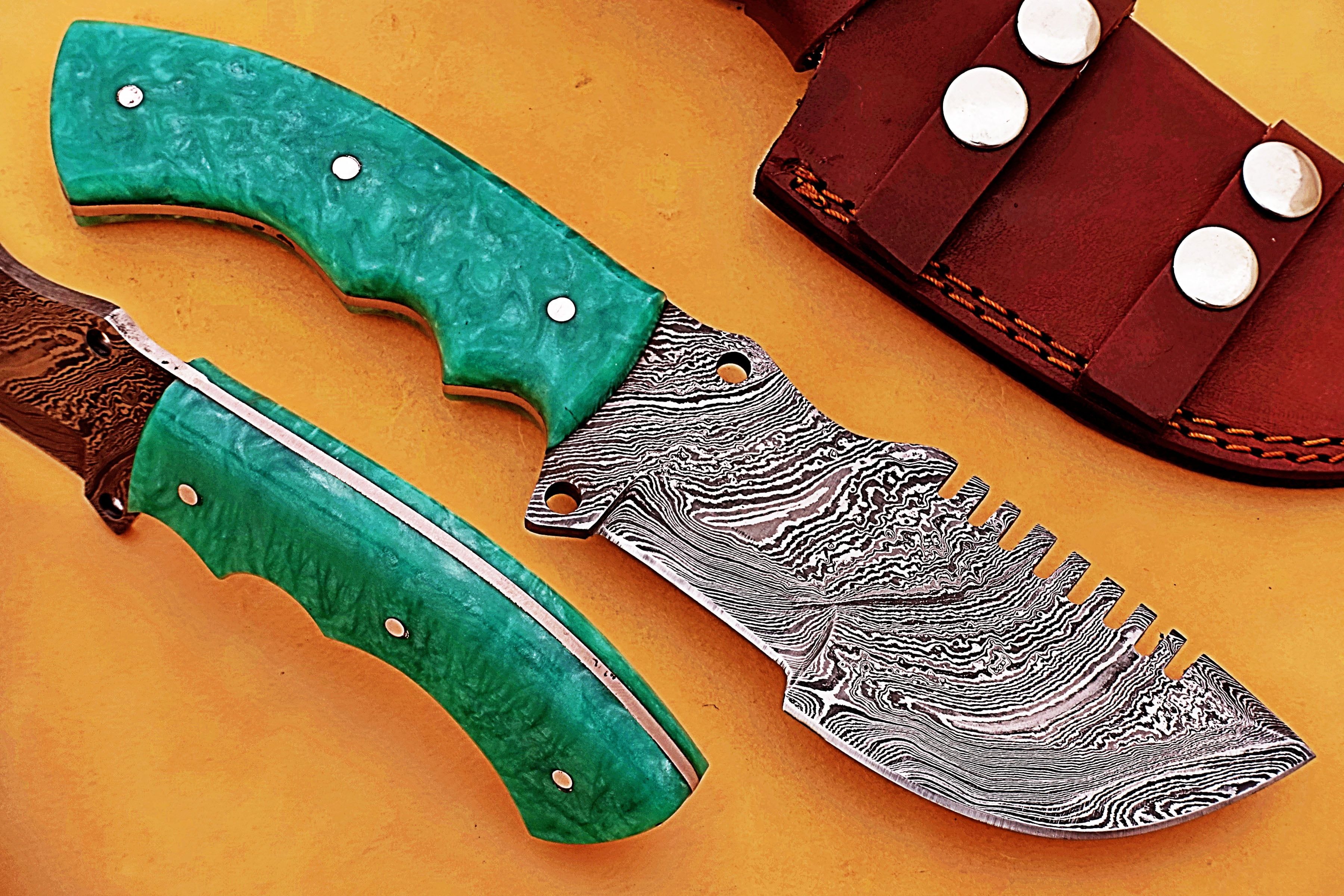 Smart & Sharp Custom Handmade Damascus Steel Hunting Knife/Tracker Knife SS-17352