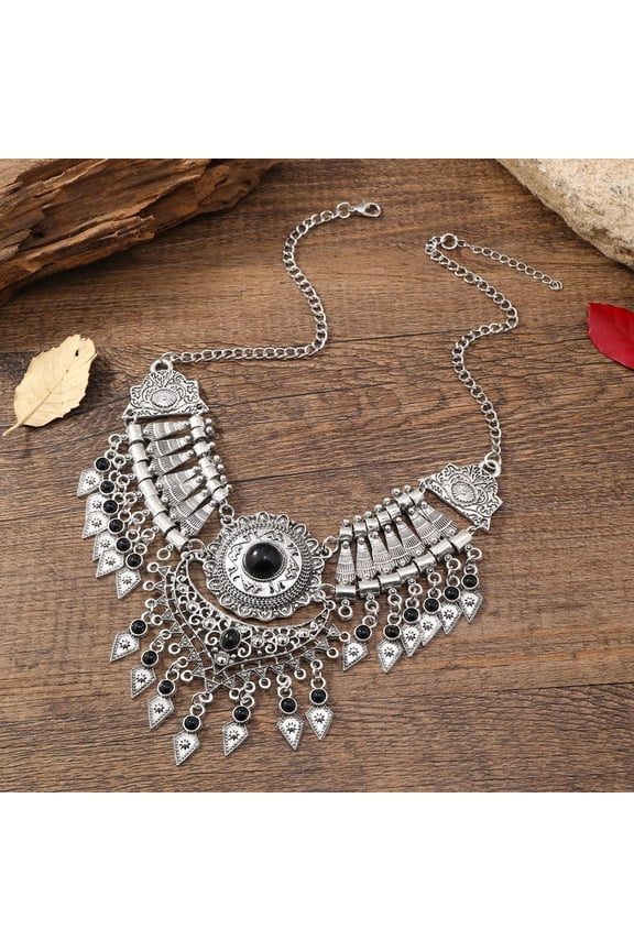 Vintage Boho Necklace for Women Ethnic Style Choker Statement Necklace Bohemian Chunky Collar for Daily Wear Parties