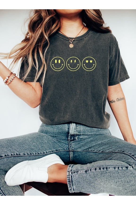 Smiley Face Graphic Tee, Retro Smile Positivity Design, Vintage Aesthetic Illustration Comfort Colors Unisex Cotton T-Shirt, Size S-3XL
