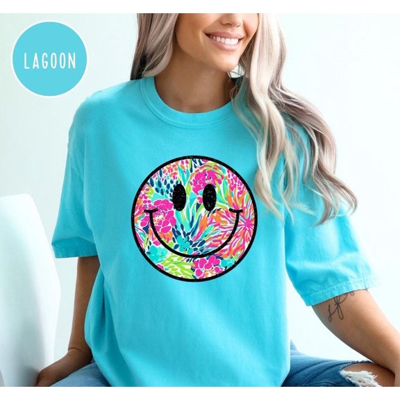 Smiley Face Summer Floral Smile Trendy Happy Retro Beach T-Shirt