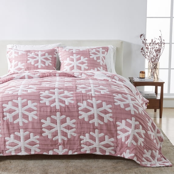 Snowflake Matelassé Reversible Full / Queen Quilt Set with Shams, Red / White