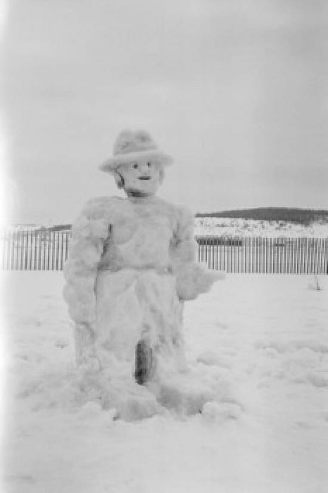 Snowman in field Canvas Art - (18 x 24)