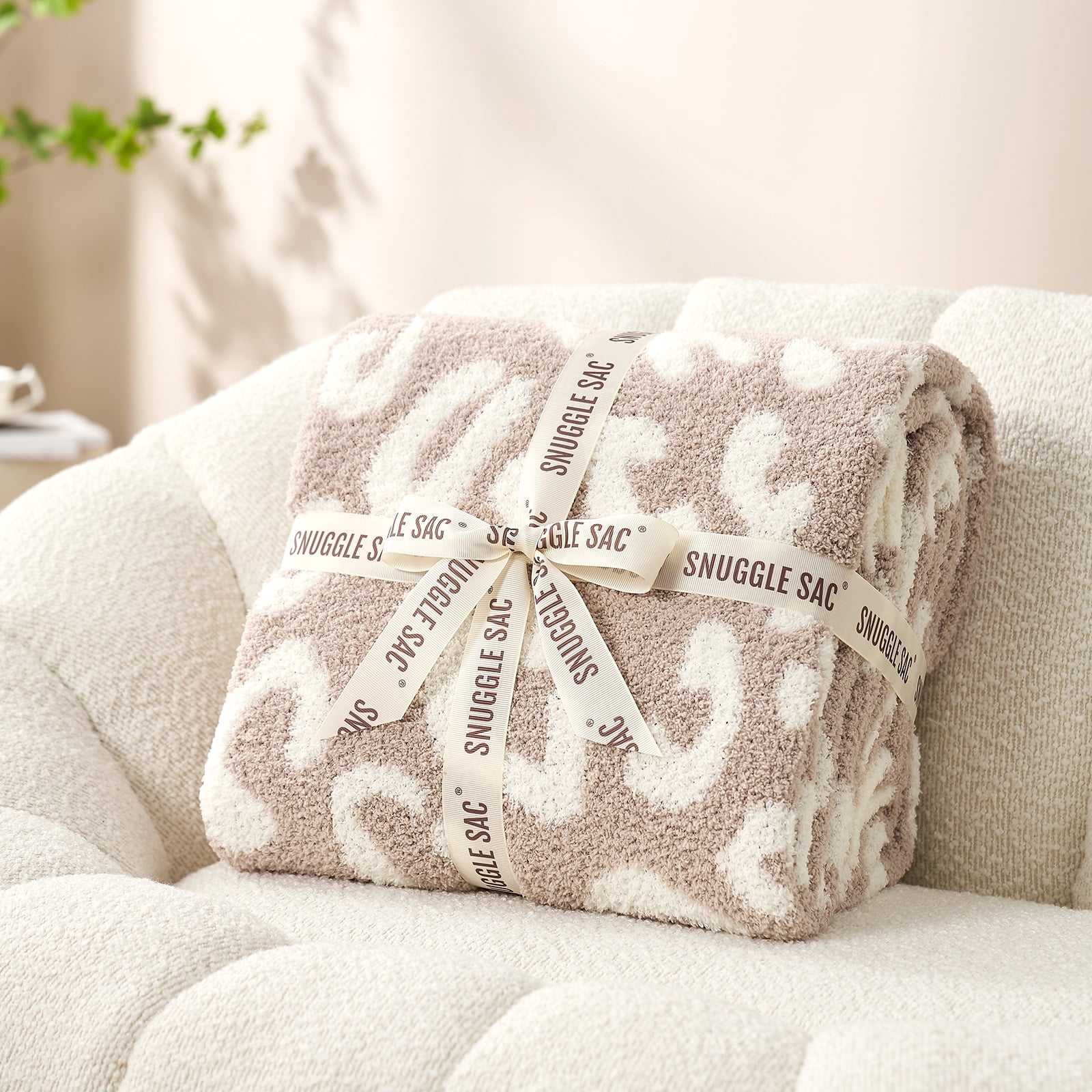 Snuggle Sac Modern Beige Leopard Knitted Throws, 60" x 80"