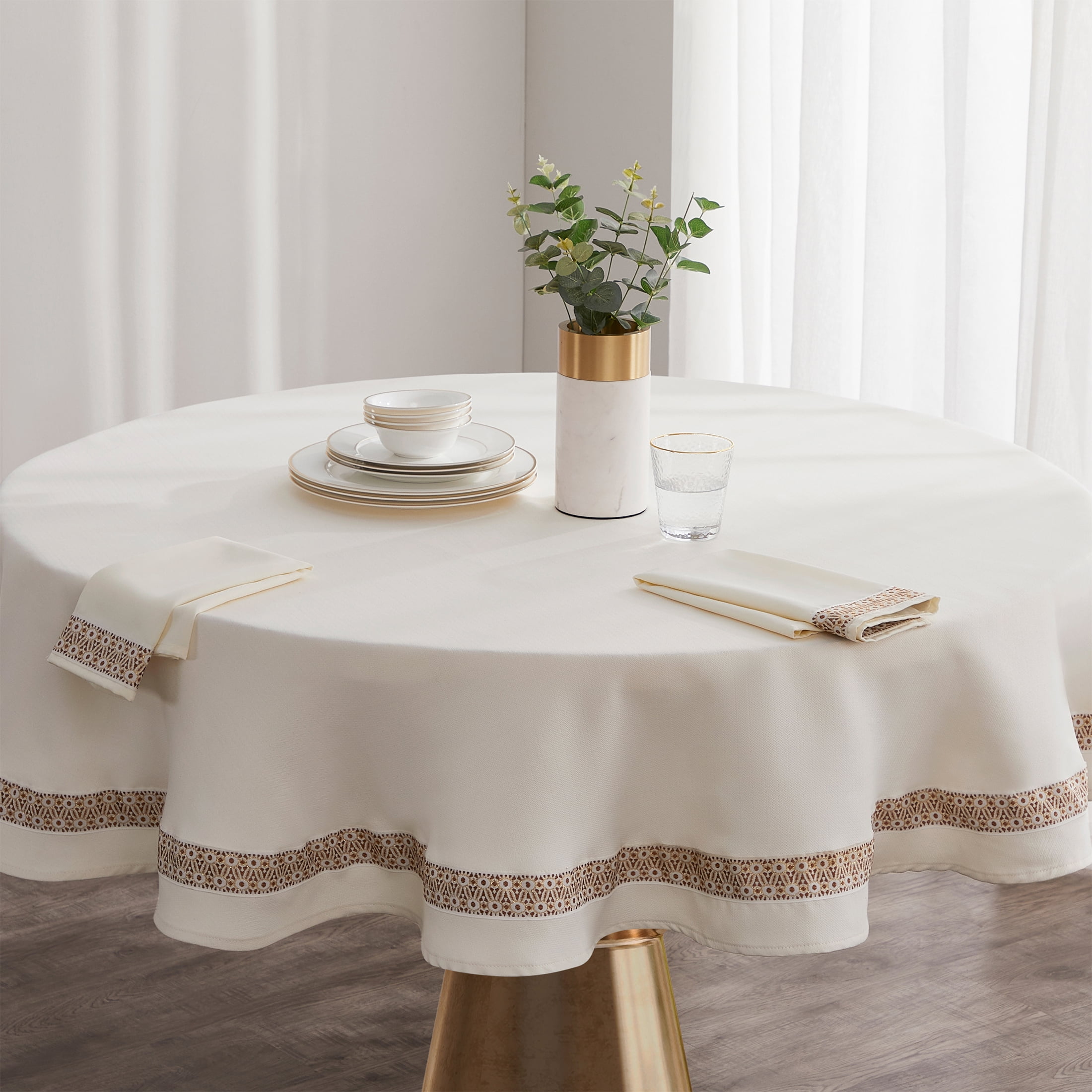 Sofia Home Jacquard 70" Round Tablecloth, Cream by Sofia Vergara