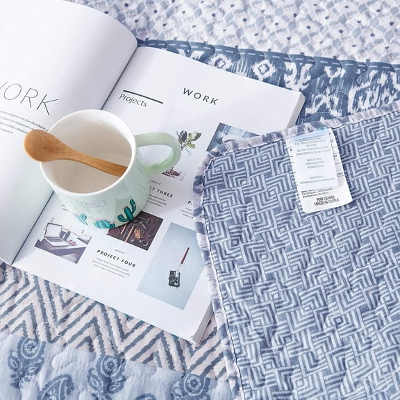 Soft Chic Printed Quilt Set