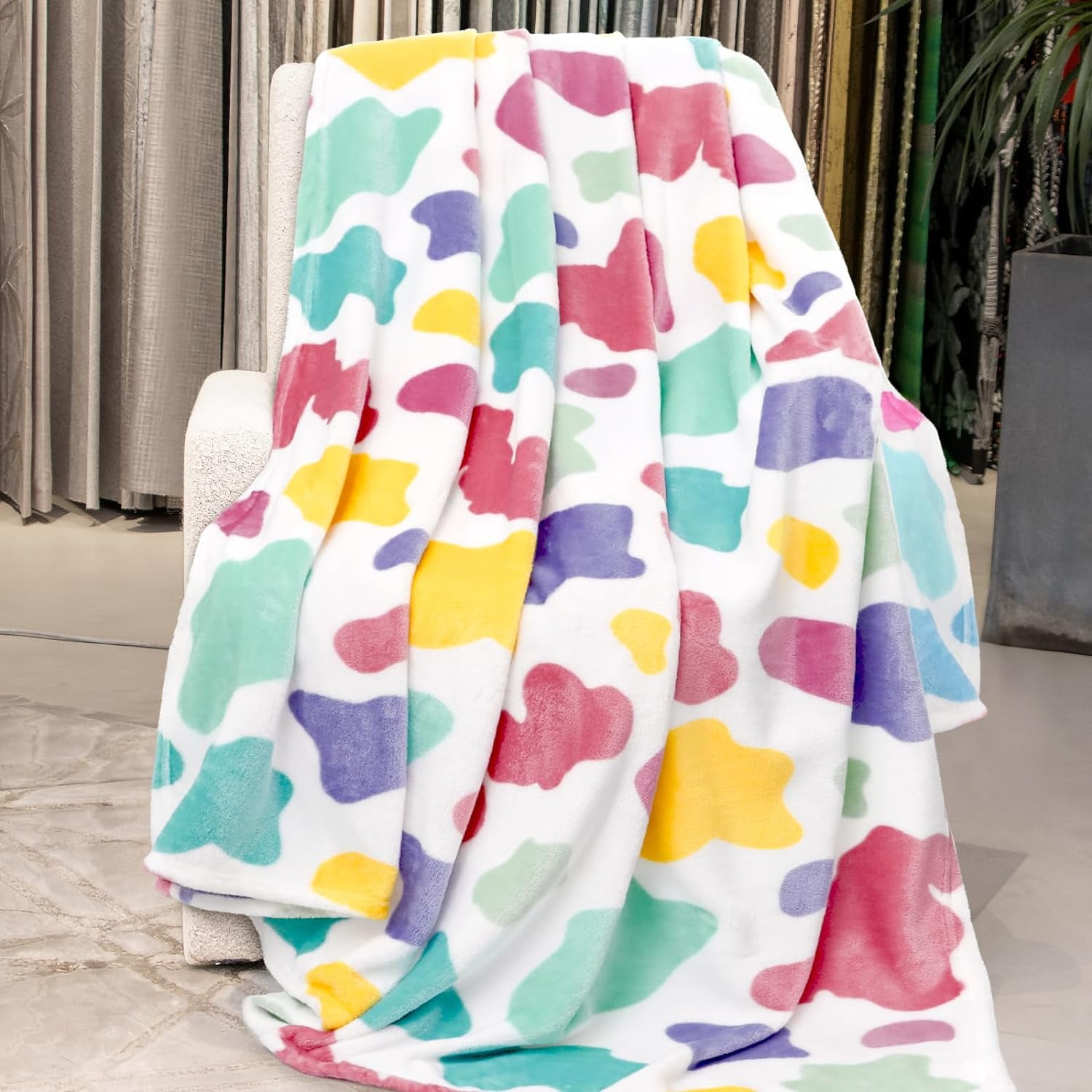 Colorful Cow Print Fleece Throw Blanket for Girls
