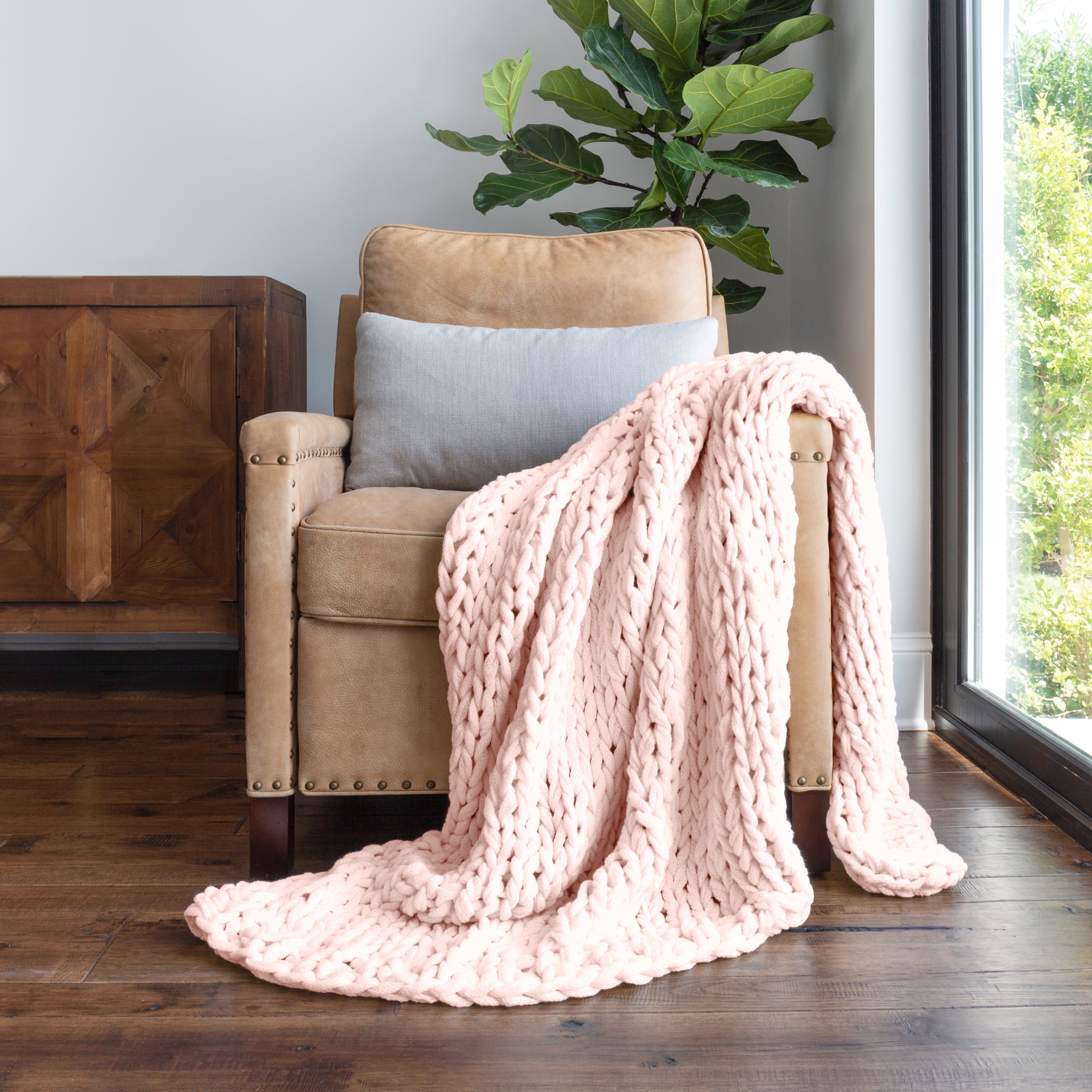 Blush Chunky Knit Hypoallergenic Acrylic Throw Blanket