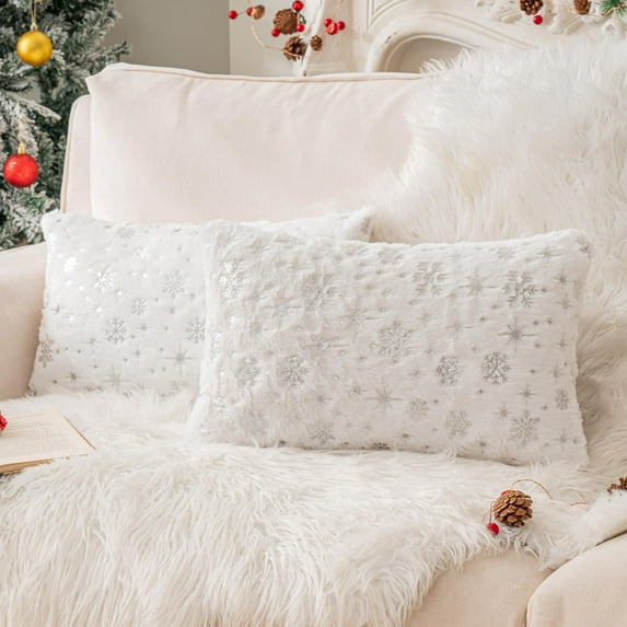 Soft Faux Fur Fuzzy Cute Decorative Throw Pillows Covers with Snowflake Glitter Printed Pillowcases for Christmas Decor Home Bed Room Sofa Chair Couch