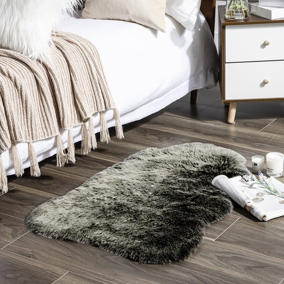 Soft Fluffy Faux Fox Fur Decorative Rug, Home Decor 2 x 3 Feet, Green White, 1 Pack