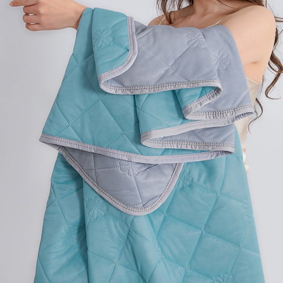 Soft Lightweight Ice Silk Blanket for Bed Comfortable Summer Throw for Cool Sleep Ideal for Bedrooms and Living Rooms Relaxation Experience