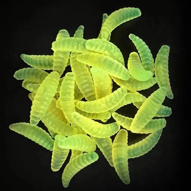 Soft Luya Simulated Fake Mealworm Fresh Sea Fishing Bait for Bass Carp