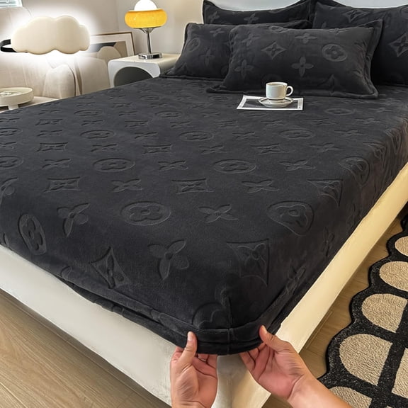 Soft Milk Velvet Fitted Sheet Set, Queen Size Bedding, Thick Plush Fitted Sheet with Pillowcases, Machine Washable for Everyday Comfort