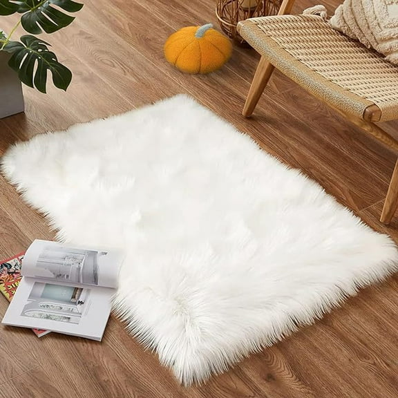 Soft Plush Fur Area Rugs 20 x 32in White Shaggy Fluffy Rugs Modern Floor Mat Carpet for Bedroom Living Room Nursery Decor