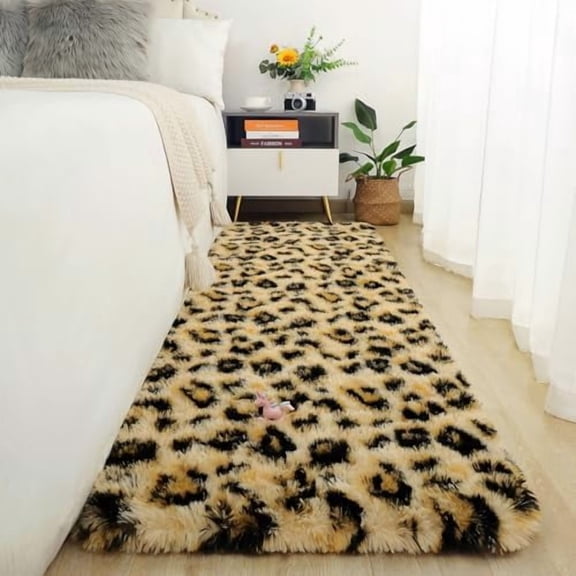 Soft Runner Rugs for Bedroom, 2x6 Feet Fluffy Leopard Runner Rug, Modern Cheetah Print Rugs, Comfy Faux Fur Animal Print Area Rug for Bedroom Living Room, Kids Teen Room Home Decor, Khaki