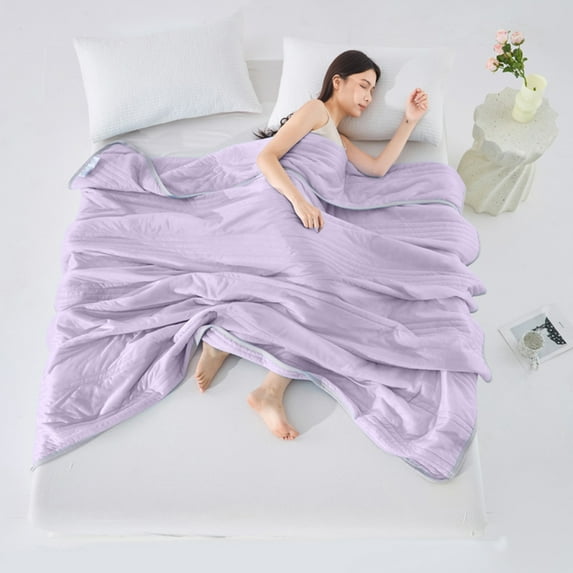 Soft Summer Cooling Quilt with Silk-Like Fill, Lightweight Polyester Bedding for Hot Weather, Machine Washable, 39 x 27 Inches, Multiple Colors