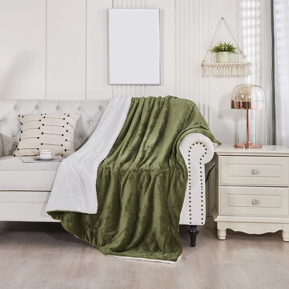 Soft Throw Blanket, 39 x 59 In, with Thick & Comfortable Design, Made of Polyester for Everyday Use, Warm, Double-Sided