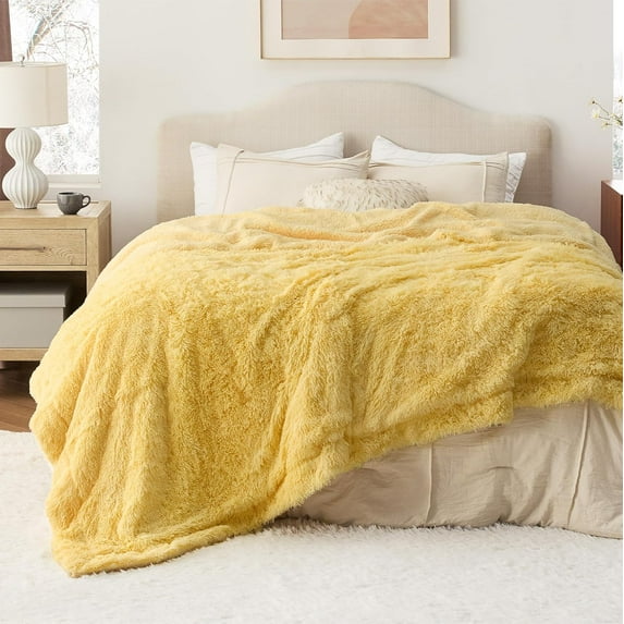 Soft Yellow King Size Blanket for Bed, Fluffy Fuzzy Large King Blanket for Winter, Cozy Plush Sherpa Fleece Faux Fur Blanket, Thick Warm Christmas Blanket Gifts for Women, Men, 108x90