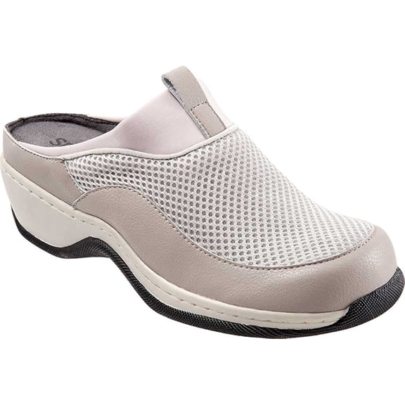 SoftWalk Adult Womens Aberdeen Clog Flats