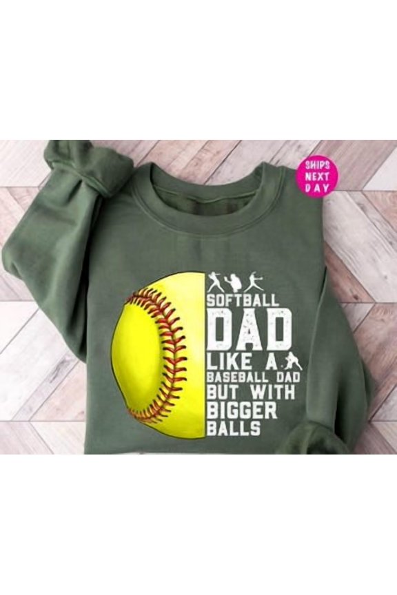 Softball Dad : Funny Father'S Day Sports Gift, Sand Sweatshirt
