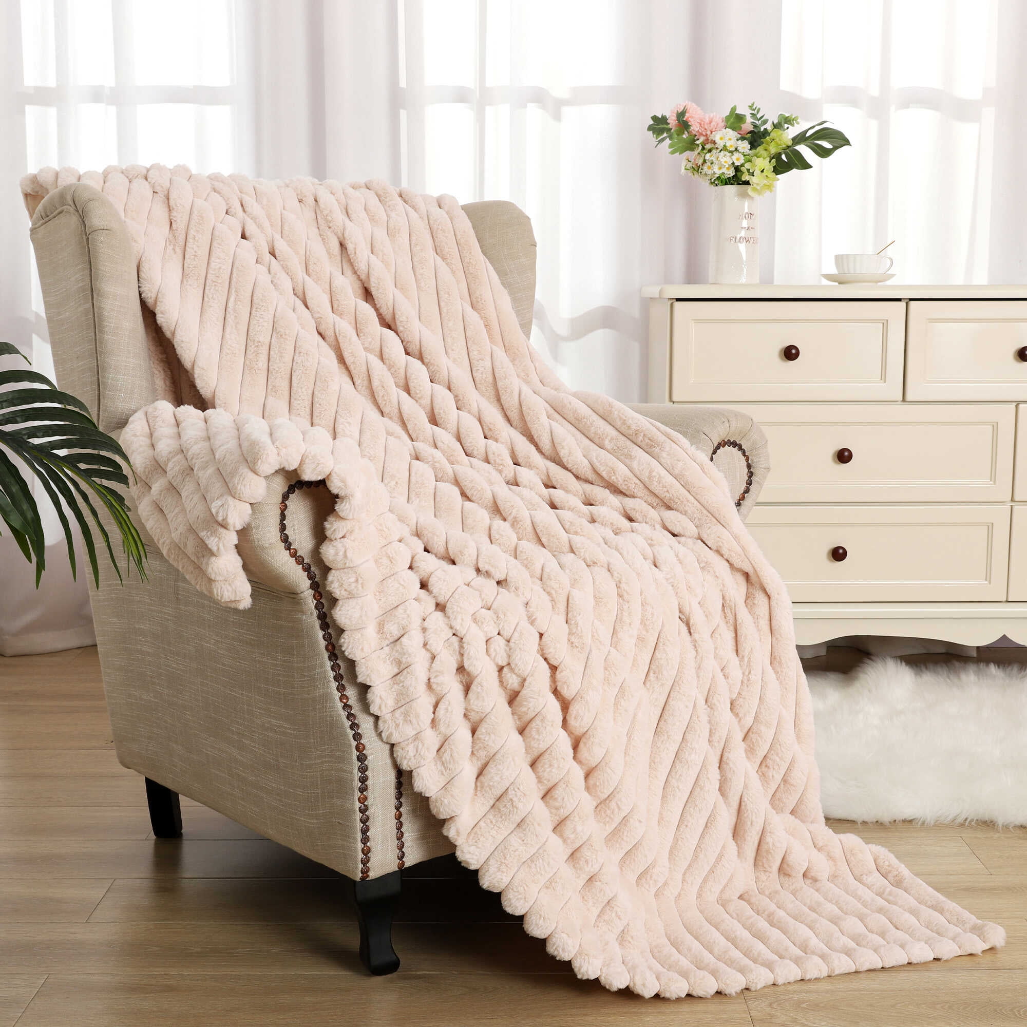 Softlife Luxury Jacquard Striped Faux Fluff Throw Blankets Soft and