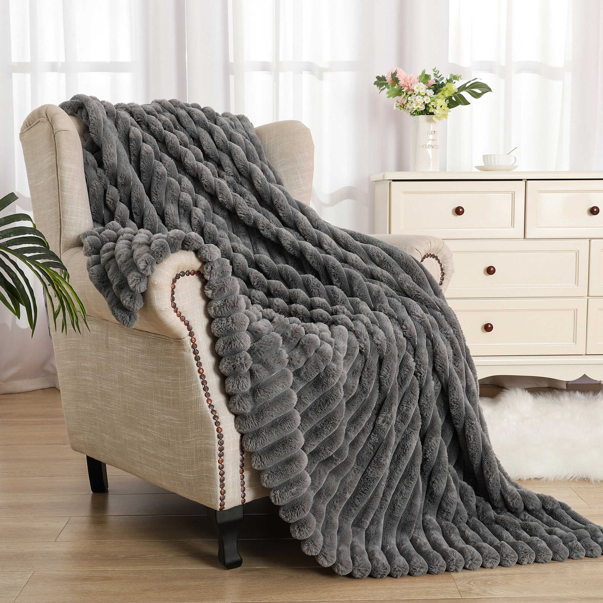 Softlife Luxury Jacquard Striped Faux Fluff Throw Blankets Soft and