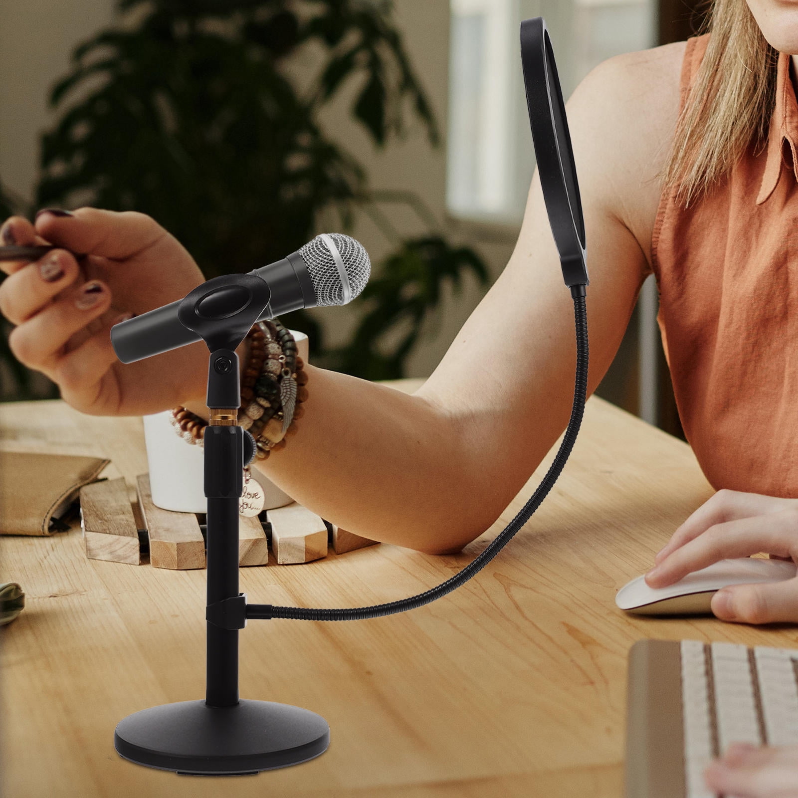 Soimiss 1Set Desktop Microphone Stand with Mic Holder and Round Base for Live Broadcasting