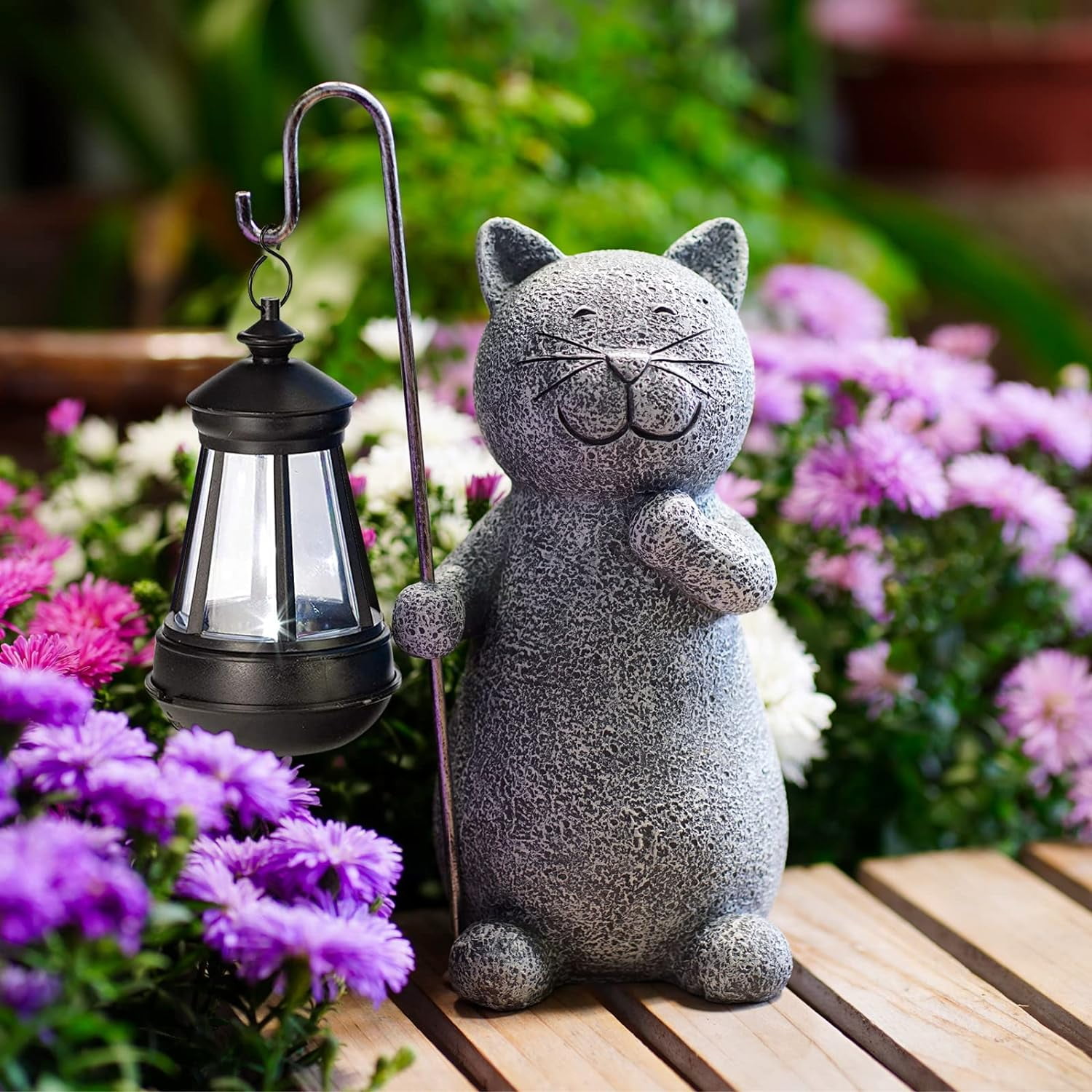 Solar Garden Statue Cat Figurine Garden Art with Solar Lantern, Loving