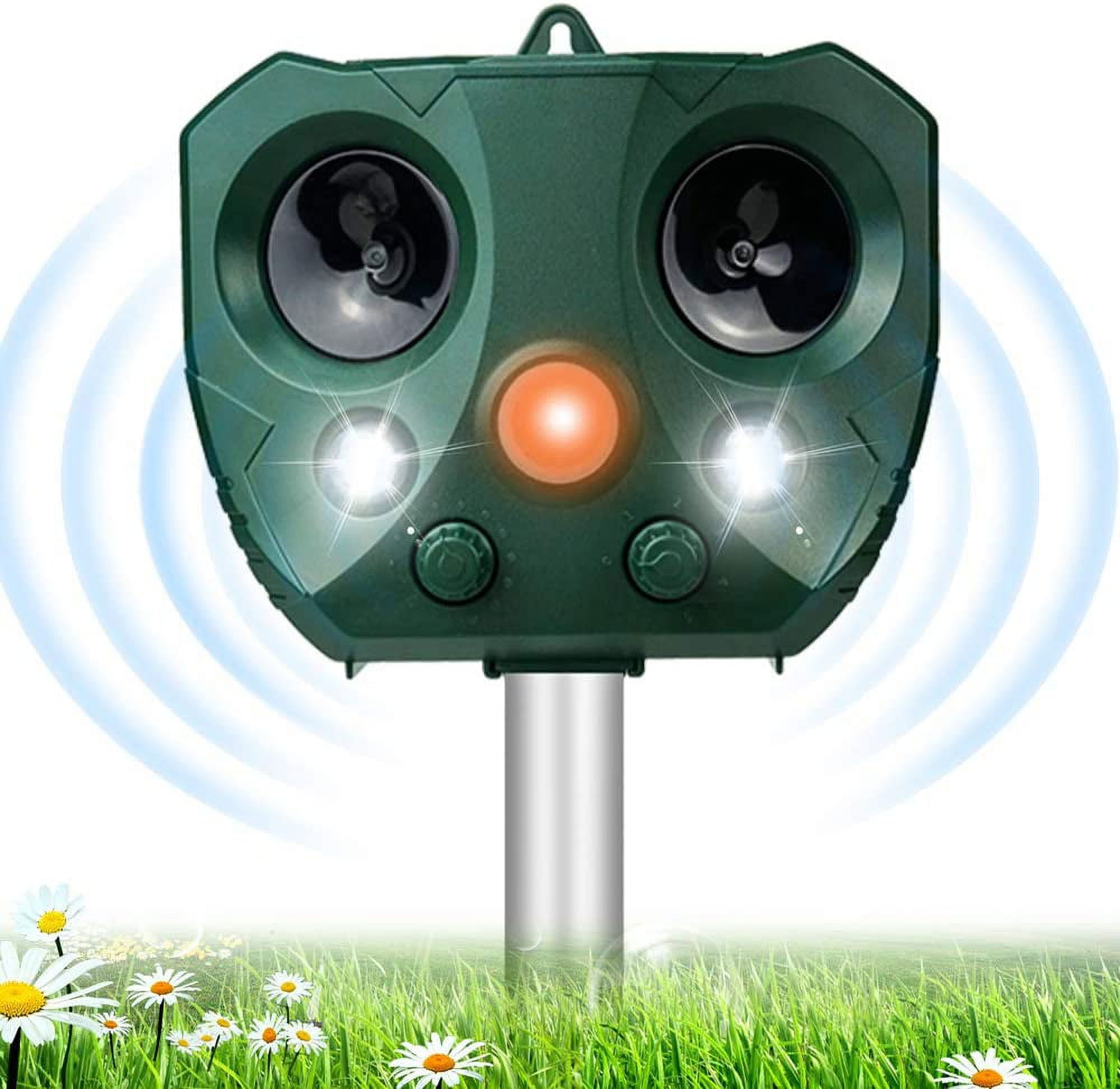Solar Sound and Light Animal Deterrent Device Outdoor cat Deterrent