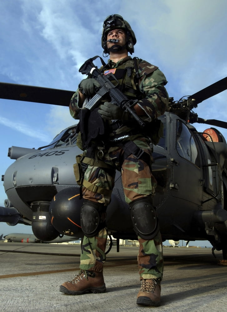 Soldier observes flightline activities during training Canvas Art - Stocktrek Images (24 x 32)