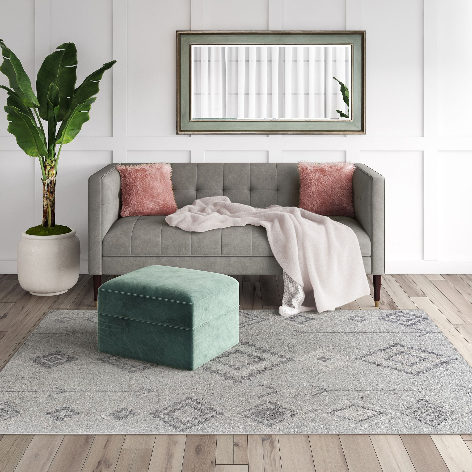 Gray Diamond Pattern Synthetic 2' x 4' Area Rug