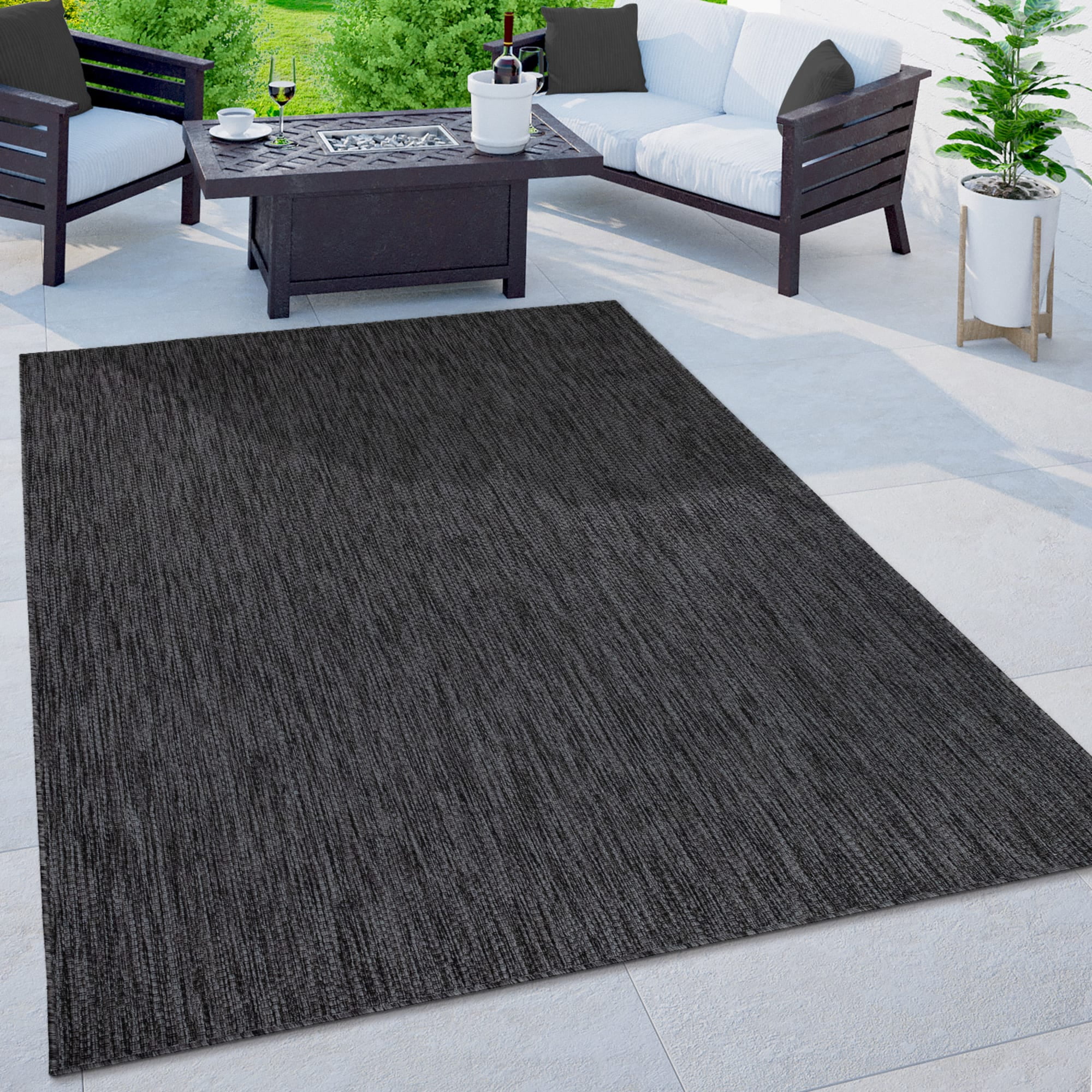 Solid Outdoor Rug for Patio or Balcony in Mottled Anthracite