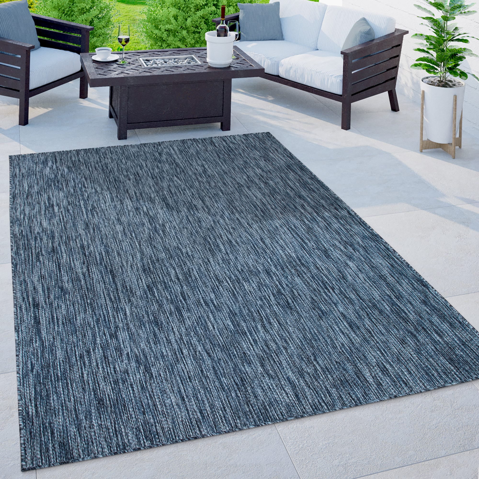 Solid Outdoor Rug for Patio or Balcony in Mottled Blue