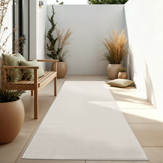 Solid Outdoor Rug for Patio or Balcony in Mottled Ivory