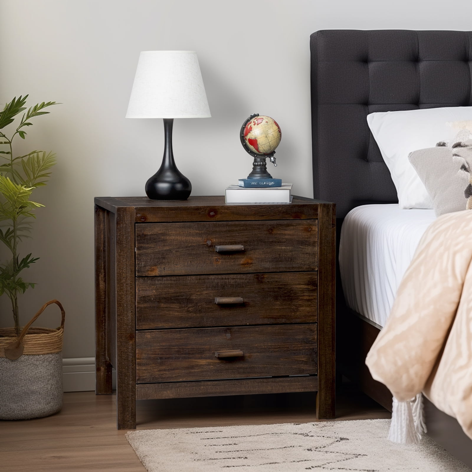 Solid Wood Nightstand with 2 USB Ports 2 Charger Outlets, Rustic Style Slatted Design Night Stand, Bedroom Guest Room Storage Furniture