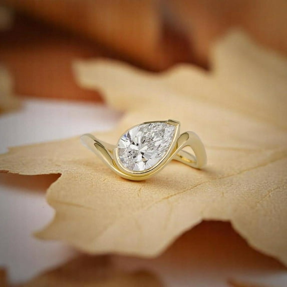 Solitaire Pear Cut Diamond Curved Band Ring, Stackable Wedding Ring, East West Diamond Engagement Ring, Elegant Ring, Minimalist Proposal Ring, Dainty Diamond Ring .