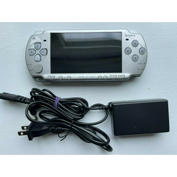 Pre-Owned Sony Playstation Portable PSP 2000 Silver Used