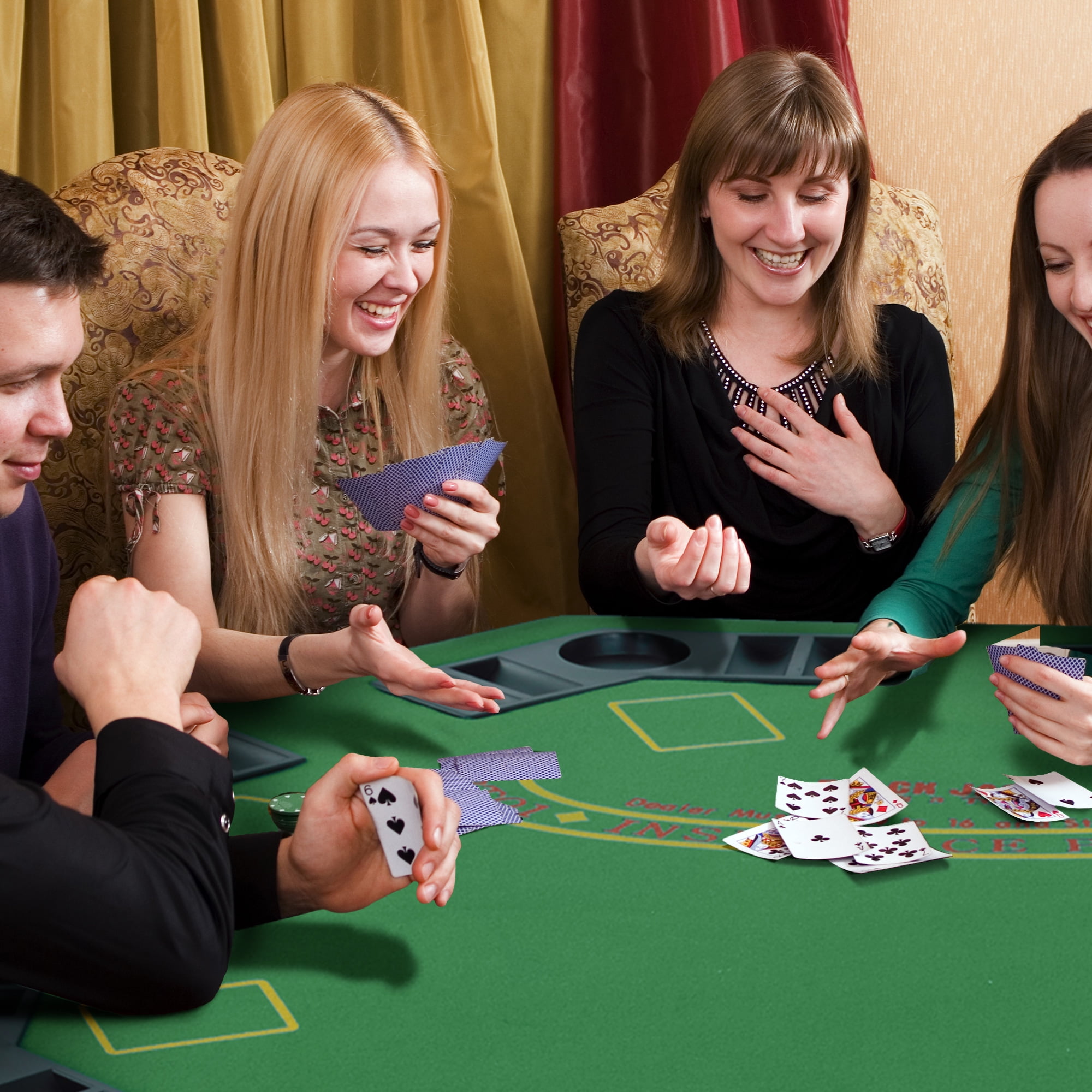 Green 47'' Foldable 8-Player Poker Table with Cup Holders