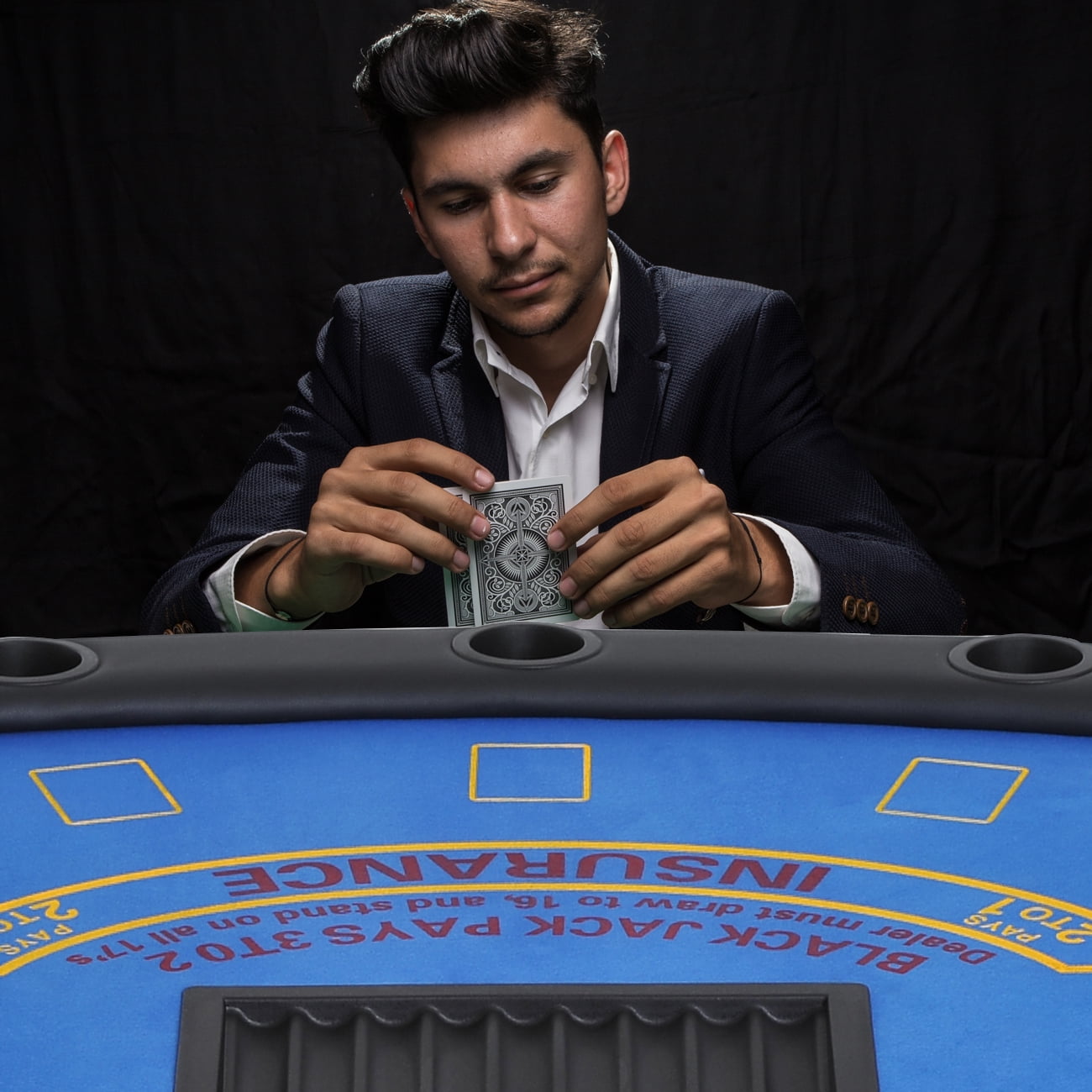 Soozier Soozier 71.75'' 7 - Player Foldable Poker Table