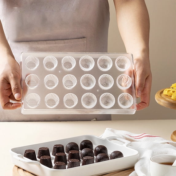 SouMaox Acrylic Heart Pattern Mold Sturdy Transparent Candy Tray Three Dimensional Chocolate Die Crafting Tool for Desserts