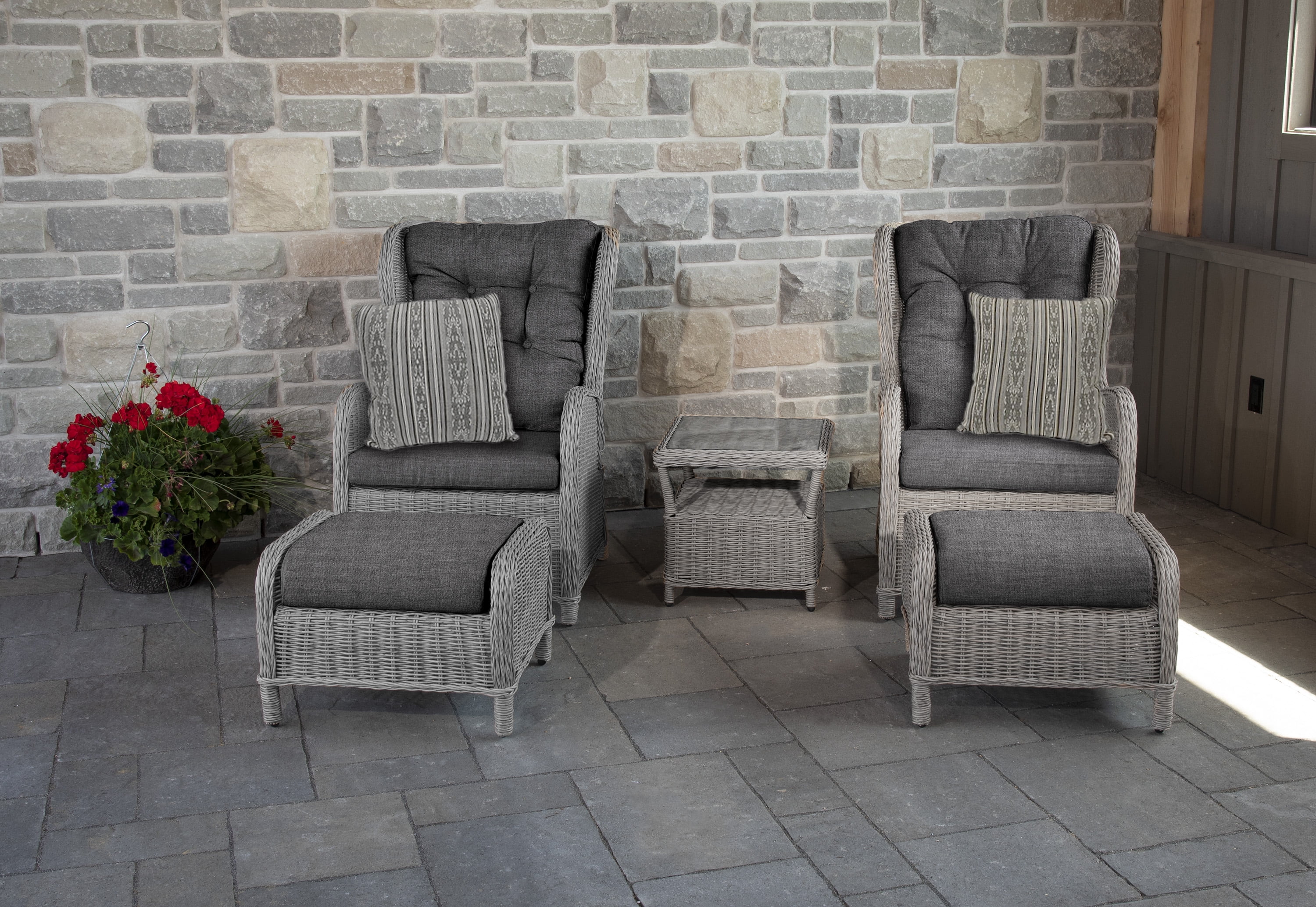 Southampton Rattan Sofa Conversation 5pc Set Dk Grey Cushion & 2