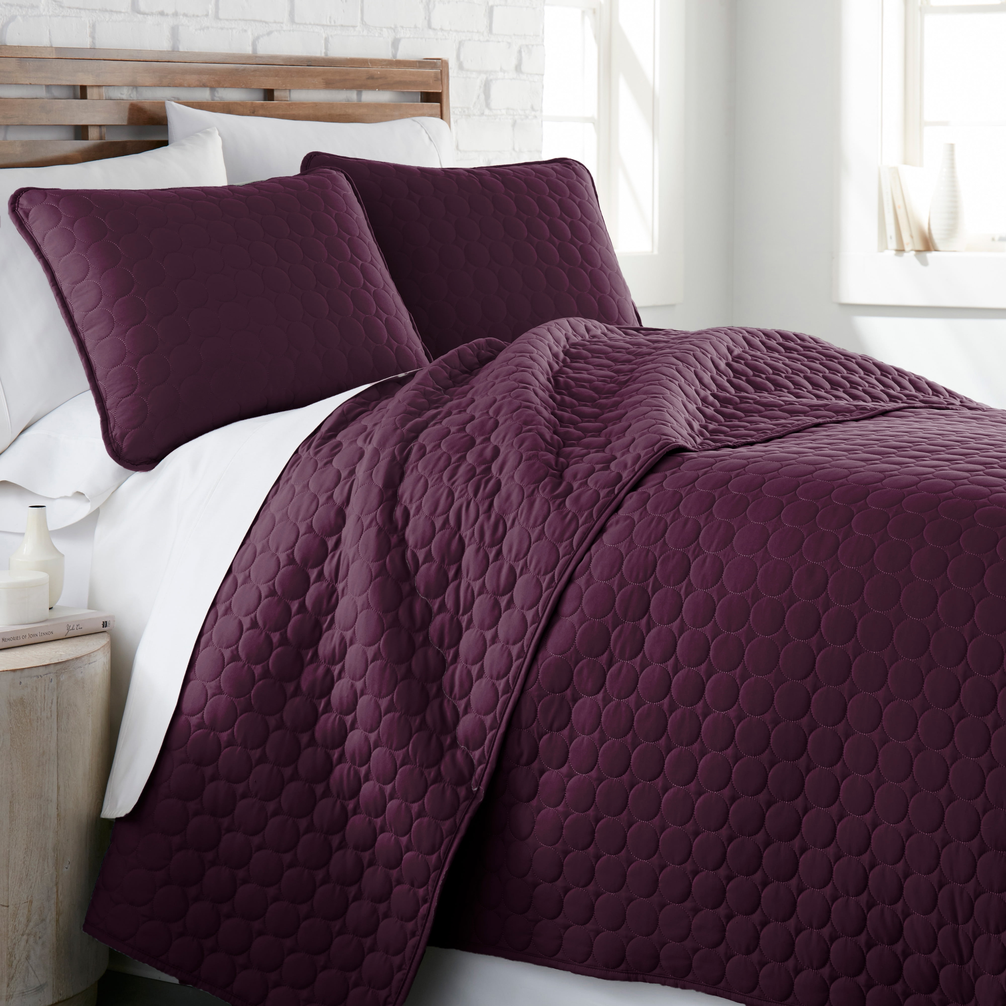 Southshore Fine Linens Oversized Quilt Bedding Set lightweight, bedspread 3-Piece, two matching shams, Purple, King / California King
