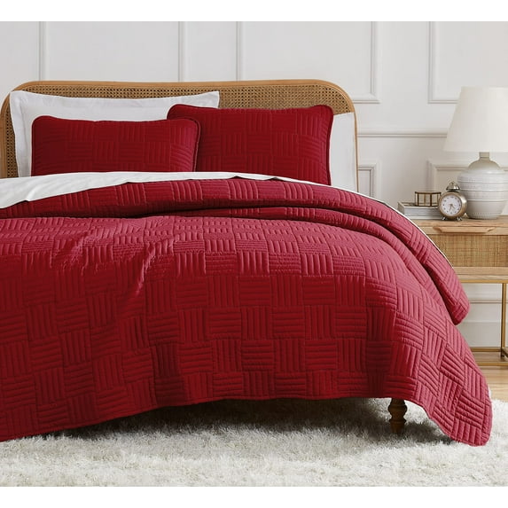 Southshore Fine Linens Oversized Quilt Bedding Set lightweight, prewash fabric soft coverlet bedspread 3-Piece, two matching shams (108 in wide x 98 in long), Grid Red, King / California King