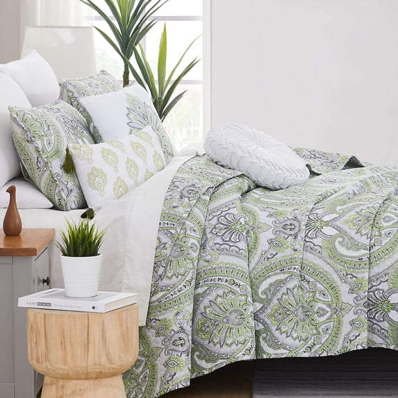 Southshore Fine LinensOversized 6-Piece Quilt Queen Bedding Set lightweight fabric soft with one quilt bedspread, two matching shams and three throw pillows Pure Melody Green, Full / Queen